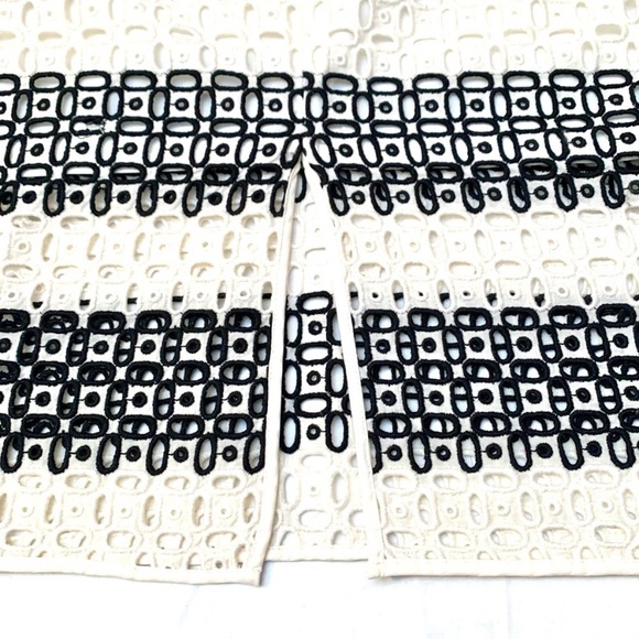 BANANA REPUBLIC STRIPE LACE PENCIL SKIRT BLACK AND OFF WHITE- 8 - Picture 7 of 11